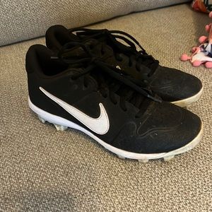 Boys Nike baseball cleats 5.5 vguc